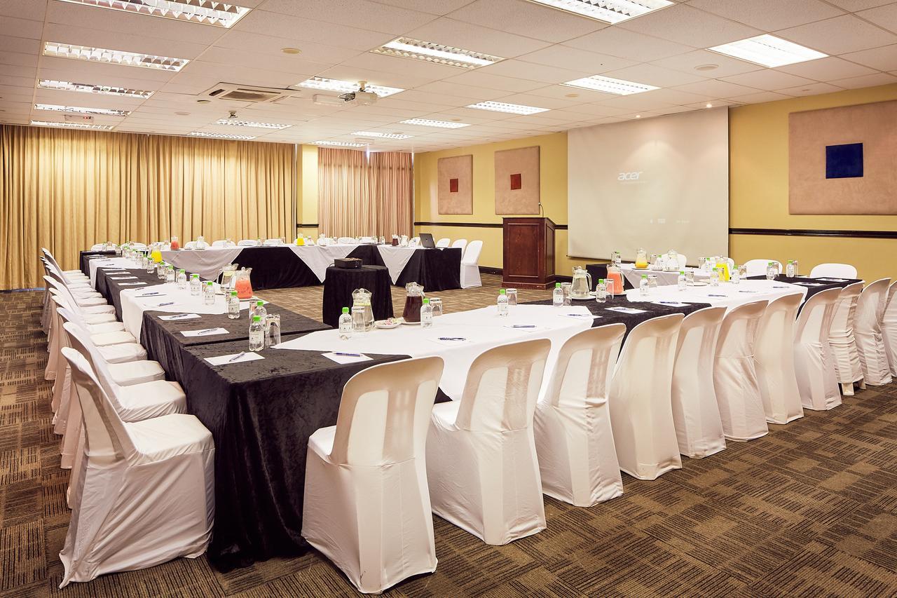 First Group Oceanic Durban Exterior photo